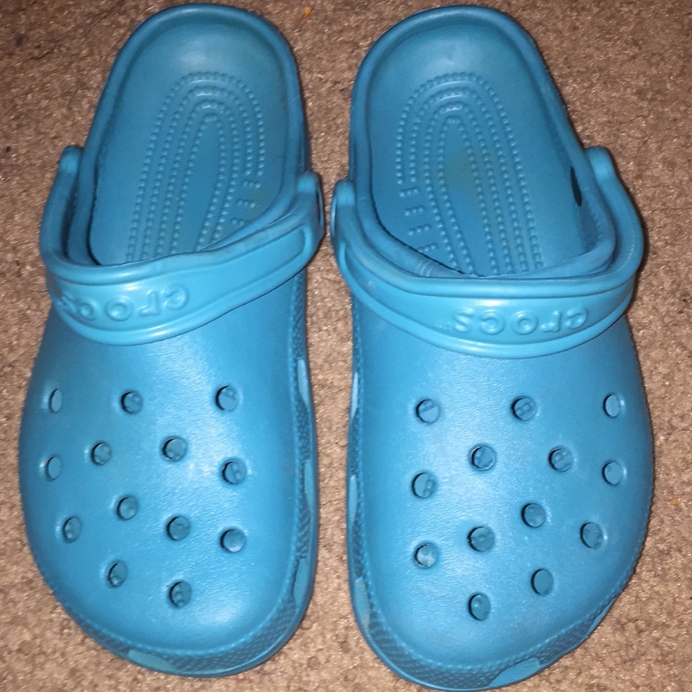 Teal crocs